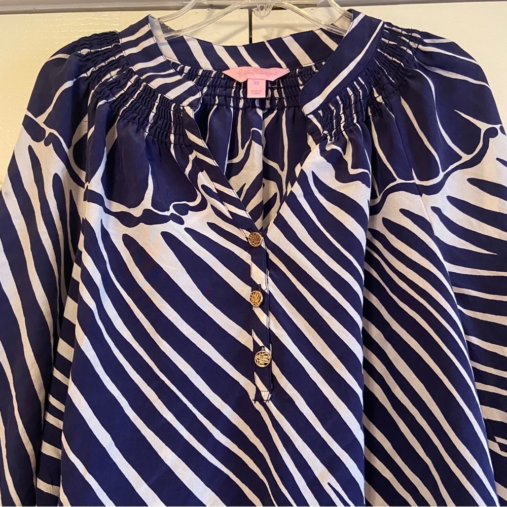 Lilly Pulitzer Blouse - Picture 3 of 8